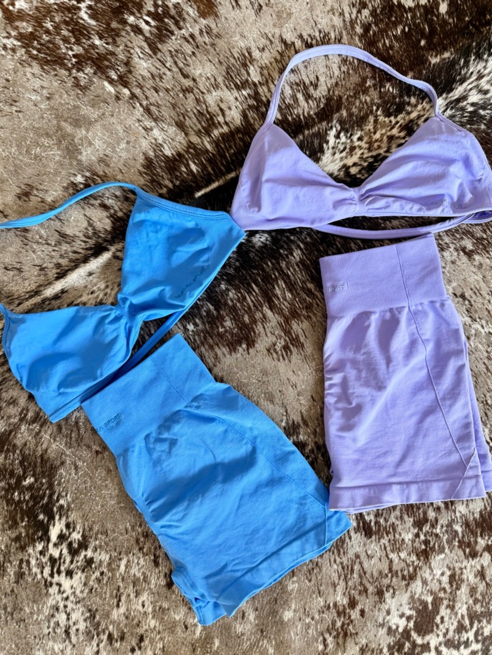 Seamless gym active sports bra & scrunch butt shorts set
